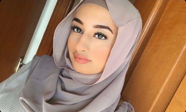 Divinity Plain Chiffon Hijab in... - Divinity Collection